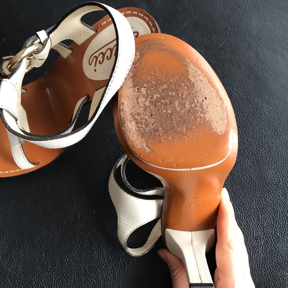 GUCCI HIGH HEELED SANDALS - Picture 3 of 7